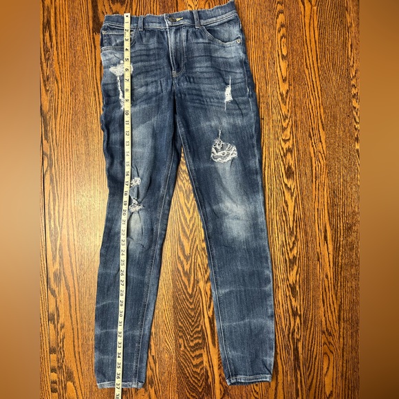 Express women’s 4R high rise legging jean with distressing. Good condition. - Picture 5 of 9